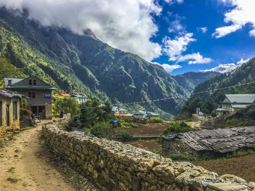 4-trail-view-in-lukla